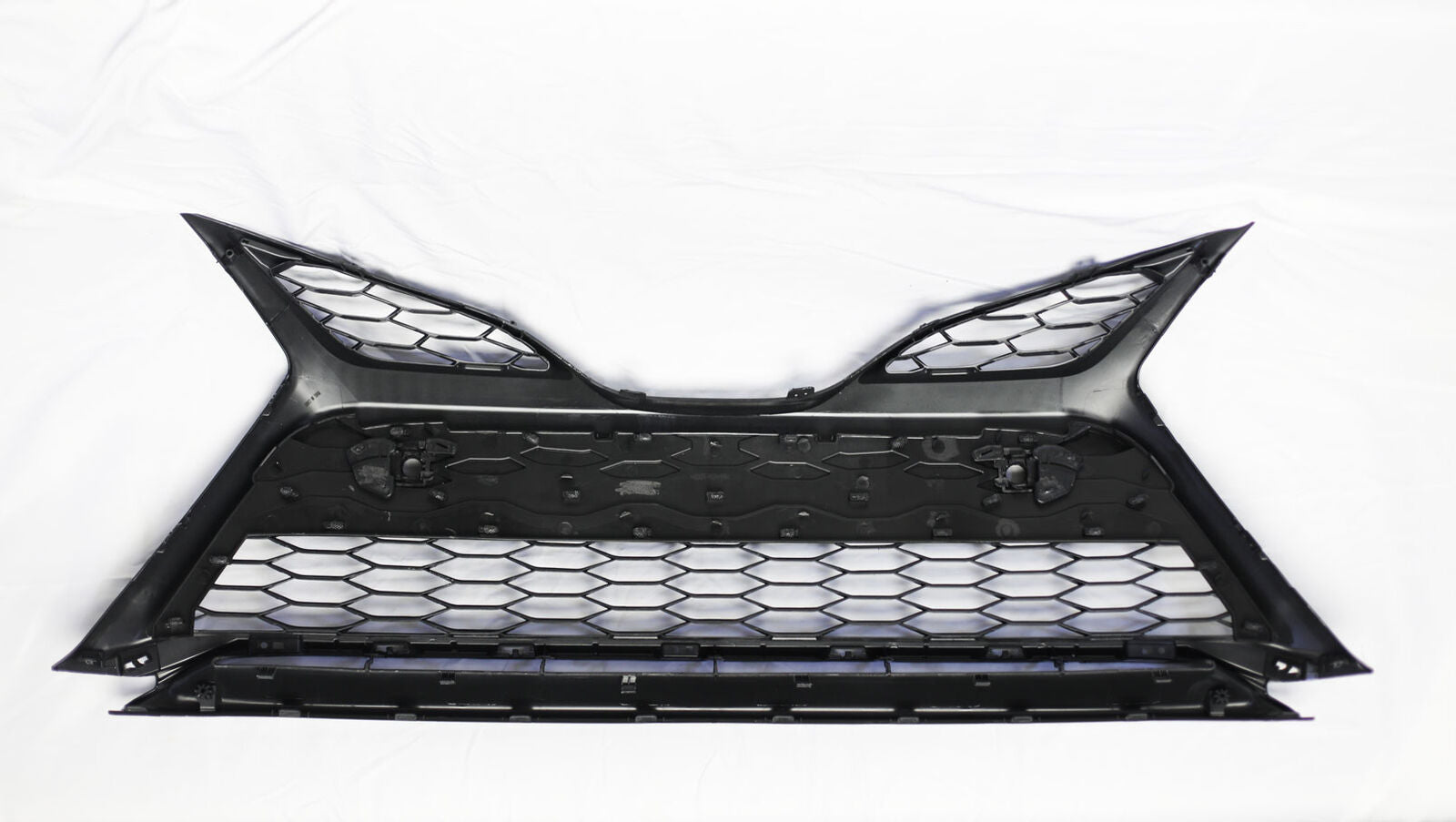 For 2021-2024 Toyota Camry SE Lower Bumper Grille With Sensor Holes